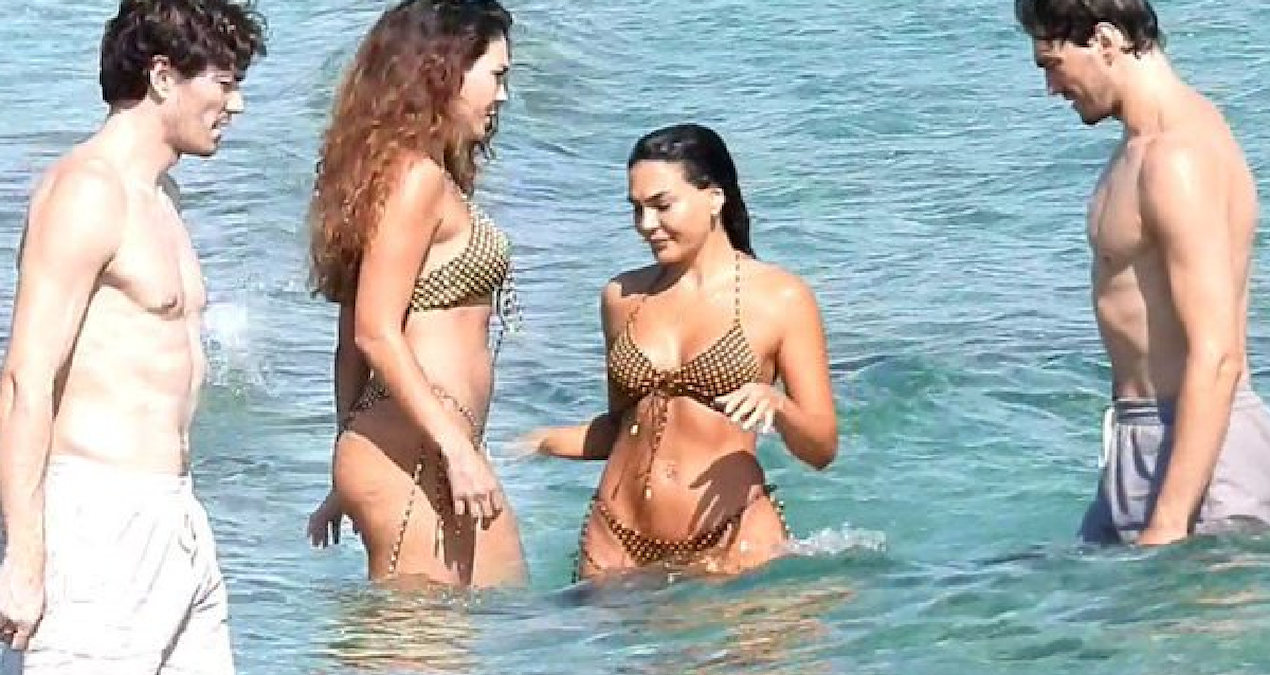 Ünlü çift Çeşme'de ortaya çıktı: Sosyal medya bu görüntüleri konuşuyor
