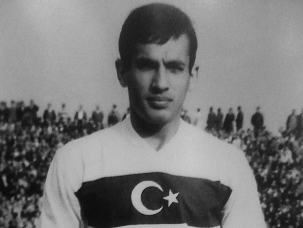 Eski milli futbolcu Haluk Erdem hayatını kaybetti