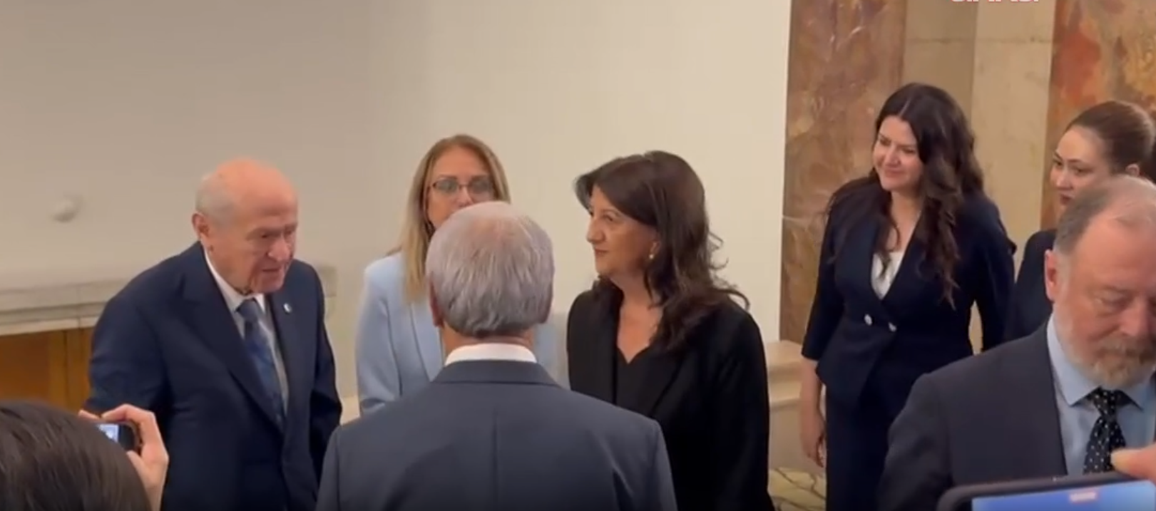Devlet Bahçeli ile DEM Partililer arasında sıcak temas