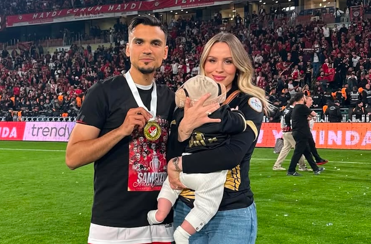 Çorum FK'lı futbolcu Atakan Akkaynak ve ailesi TIR'a arkadan çarptı