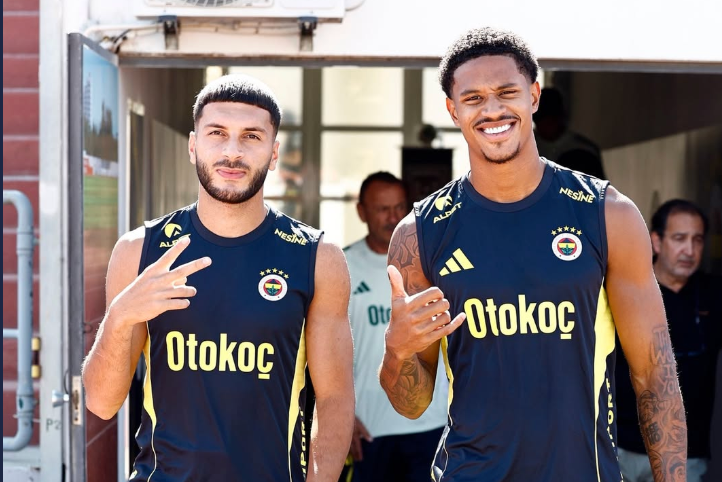 Fenerbahçeli yıldızların menajerinden Beşiktaşlı paylaşım