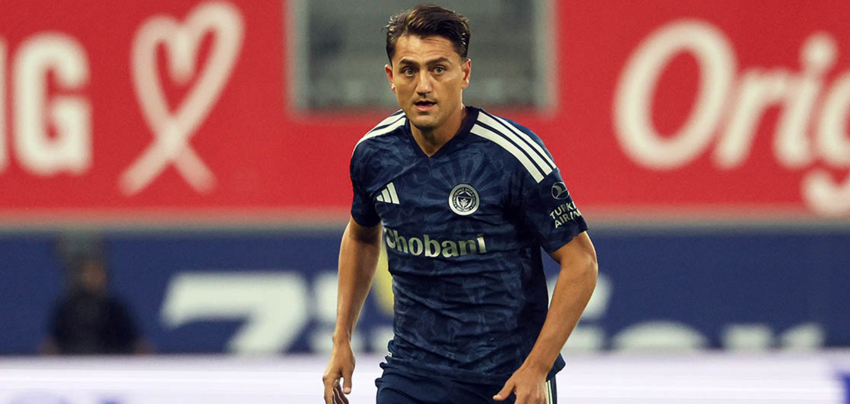 Fenerbahce'de sürpriz ayrılık! Milli futbolcu Anadolu'nun yolunu tuttu