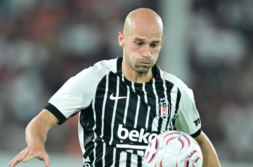 Beşiktaş'ta sürpriz gelişme! Yıldız oyuncu eski takımına dönüyor