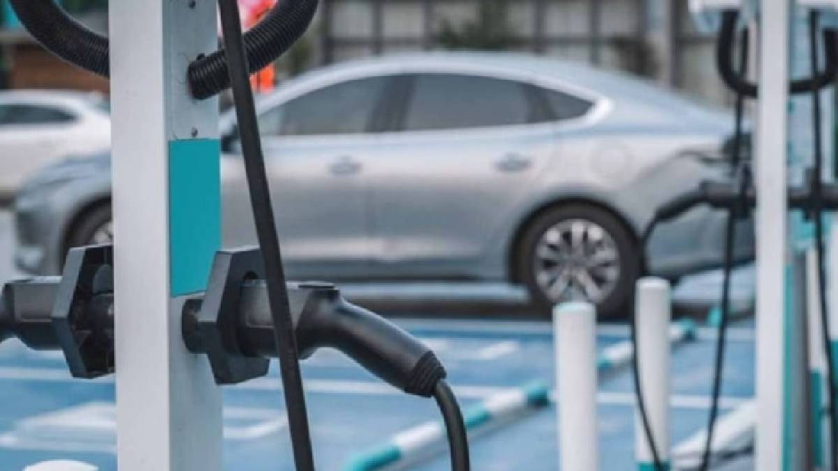 Elektrikli araçlarda tarihi kırılma: Hibritlerden daha ucuz hale geldi