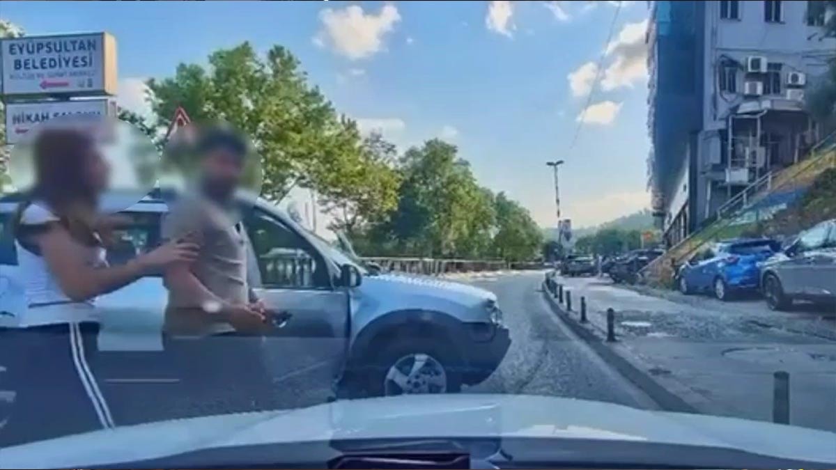 Eyüpsultan'da maganda dehşeti! Sürücünün önünü kesti, tehdit etti