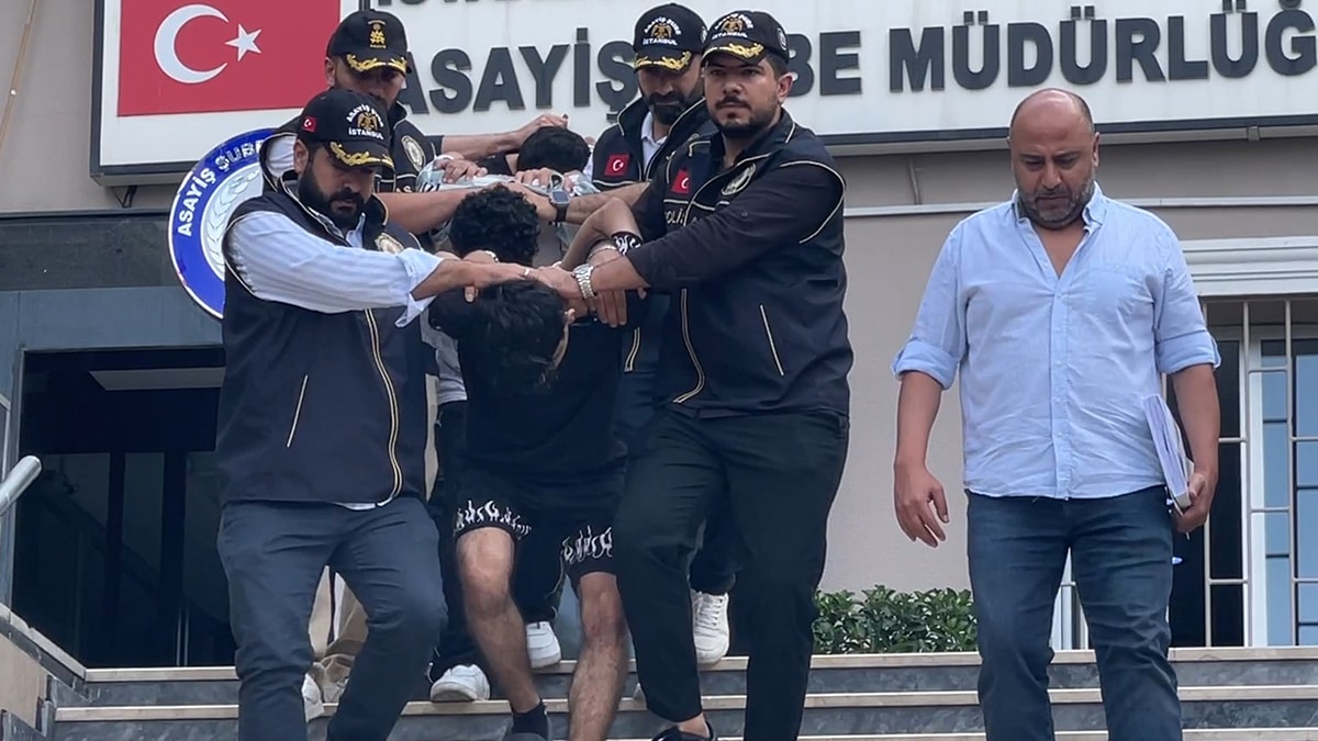 Fatih'te 19 yaşındaki Ali'nin ölümüne ilişkin gözaltına alınan 8 şüpheli adliyeye sevk edildi