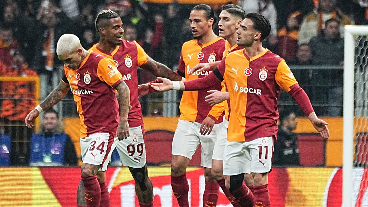 Galatasaray'da yaprak dökümü: İkisi ilk 11'den 3 yıldız vedaya yakın