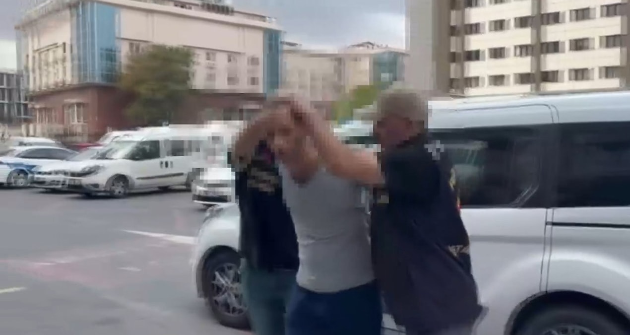 Sosyal medyadan Cumhurbaşkanı’na hakaret eden kişi gözaltına alındı