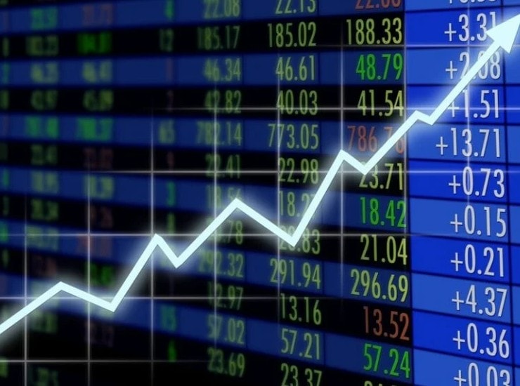 Halkbank'tan KAP'a gece yarısı açıklama geldi: Hisse uçuşa geçti!