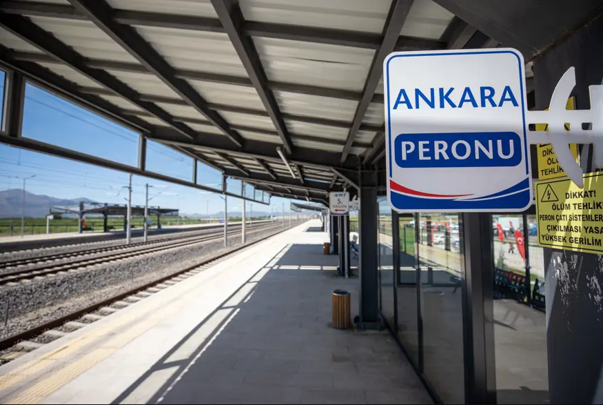 Ankara-İstanbul yolculuğu 4 saatin altına düşüyor: Tarih verildi