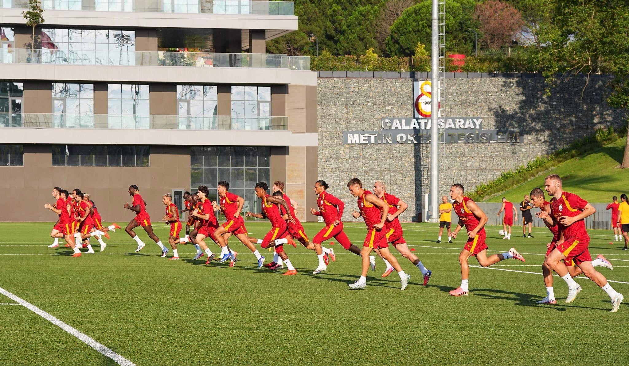 Galatasaray'a Wilfried Singo müjdesi