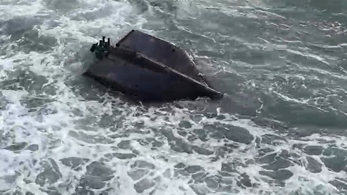 Akçakoca sahile vurdu, ekipler harekete geçti