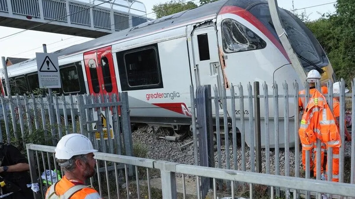 İngiltere’de peş peşe tren kazaları