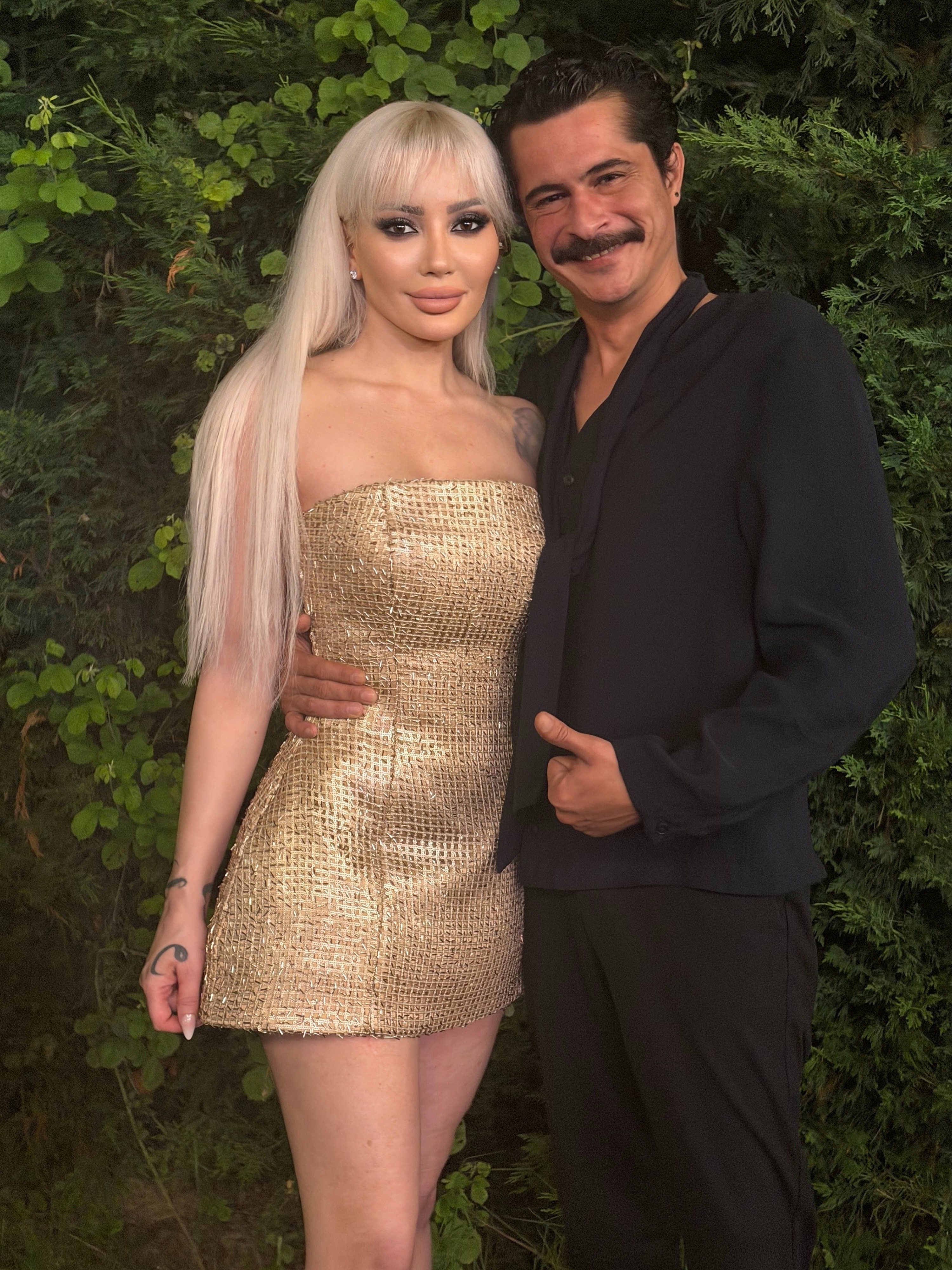 DUYGU KUMARKİ HACIOĞLU'NUN TARZI DİKKAT ÇEKTİ