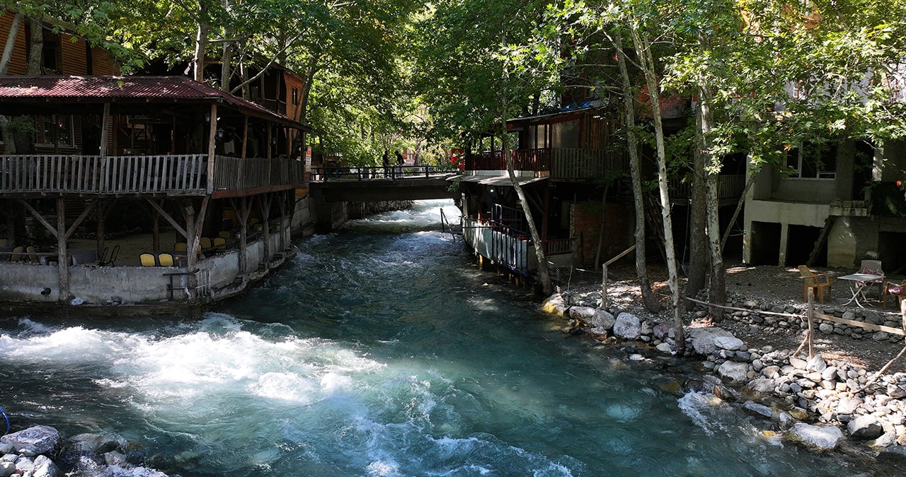 Bu köyde tarlanın yerini turizm aldı: Yılda 1,5 milyon kişi geliyor