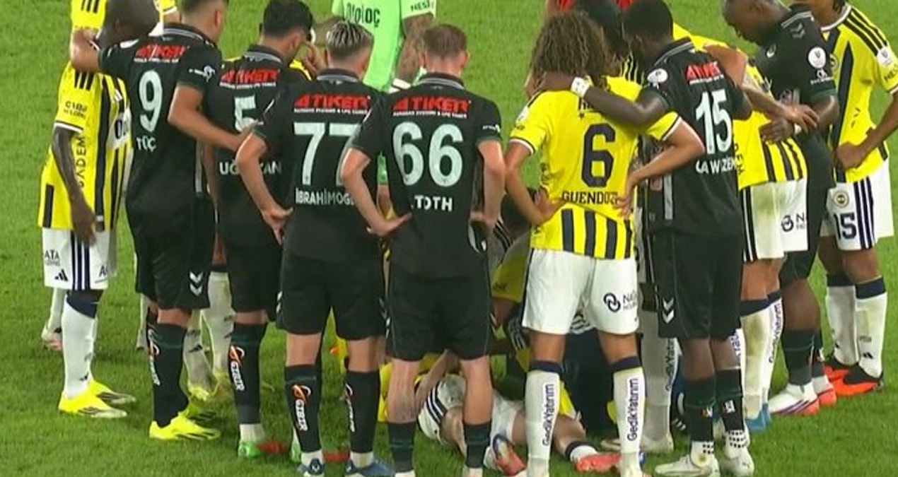 Fenerbahçeli yıldız yerde hareketsiz kaldı: Kadıköy'de korkutan an
