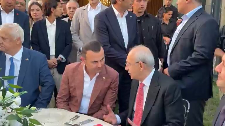 Kılıçdaroğlu'nun katıldığı düğünde dikkat çeken görüntü: AKP'li isimle yan yana