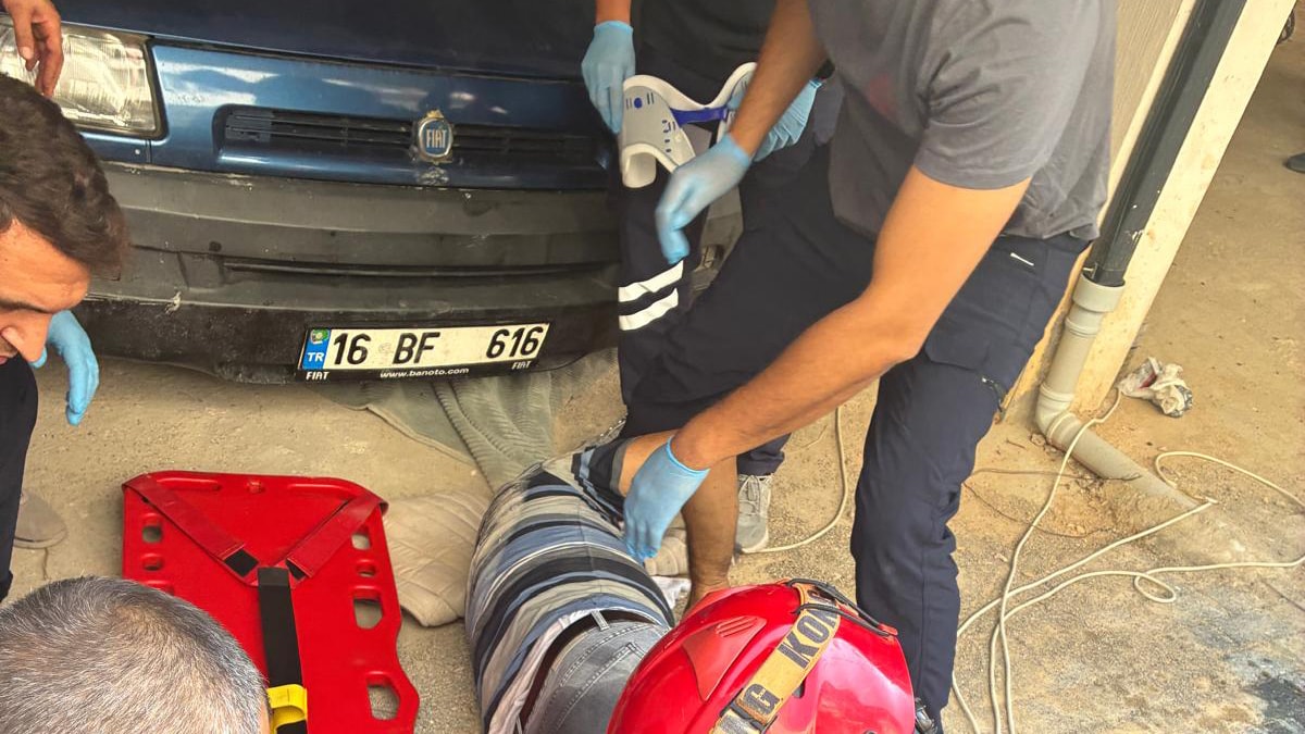 Kriko kaydı, 1.5 tonluk aracın altında kaldı