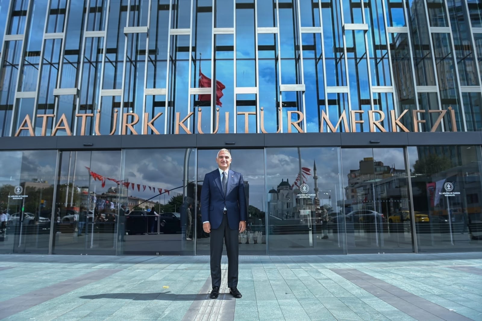 Emma Shapplın’den, İngiliz Kraliyet Orkestrası’na dünya yıldızları AKM’de