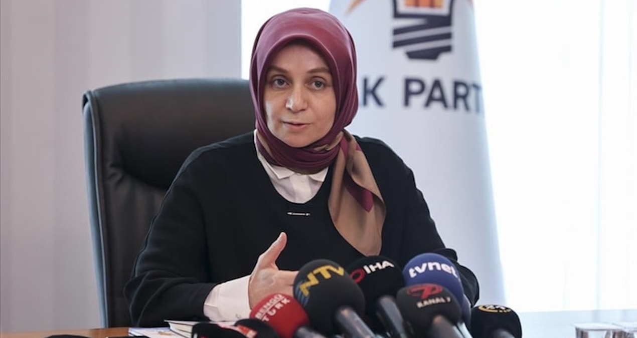Leyla Şahin Usta Trafik Kazası Geçirdi, Hastaneye Sevk Edildi