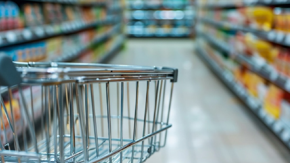 Bakanlık şart koştu: Dev market zinciri onlarca şubesini devredecek