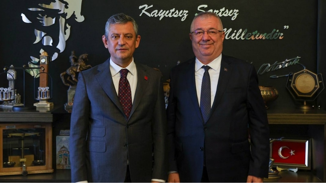 CHP'de bir istifa daha! Yeni Parti'ye katıldı