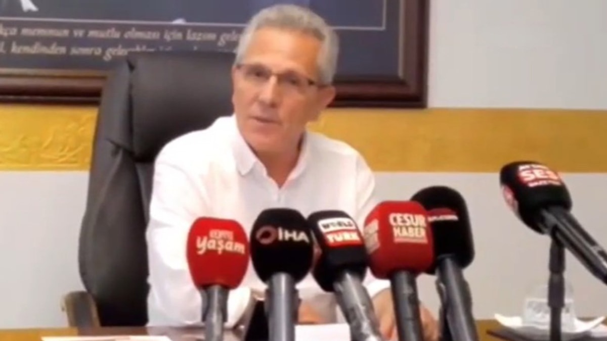 CHP'de sular durulmuyor: Bir belediye başkanı daha istifa etti