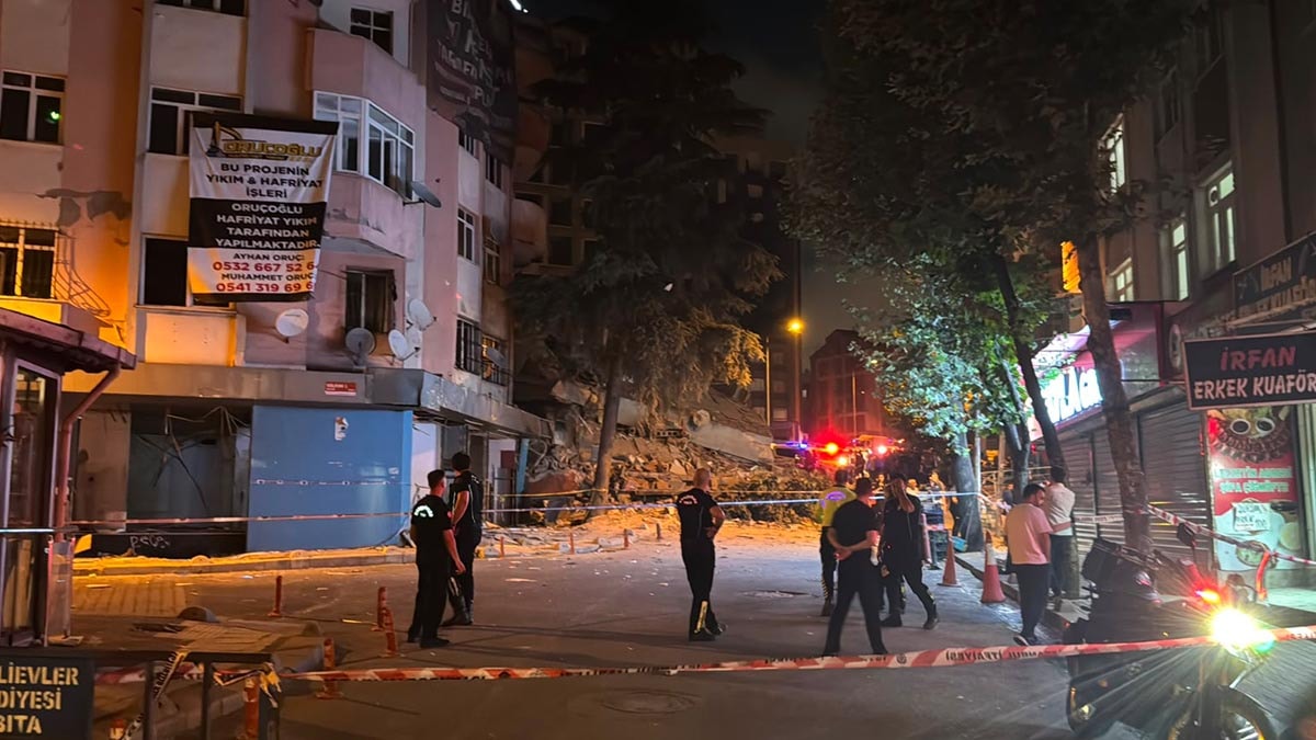 İstanbul Bahçelievler'de 4 katlı bina çöktü