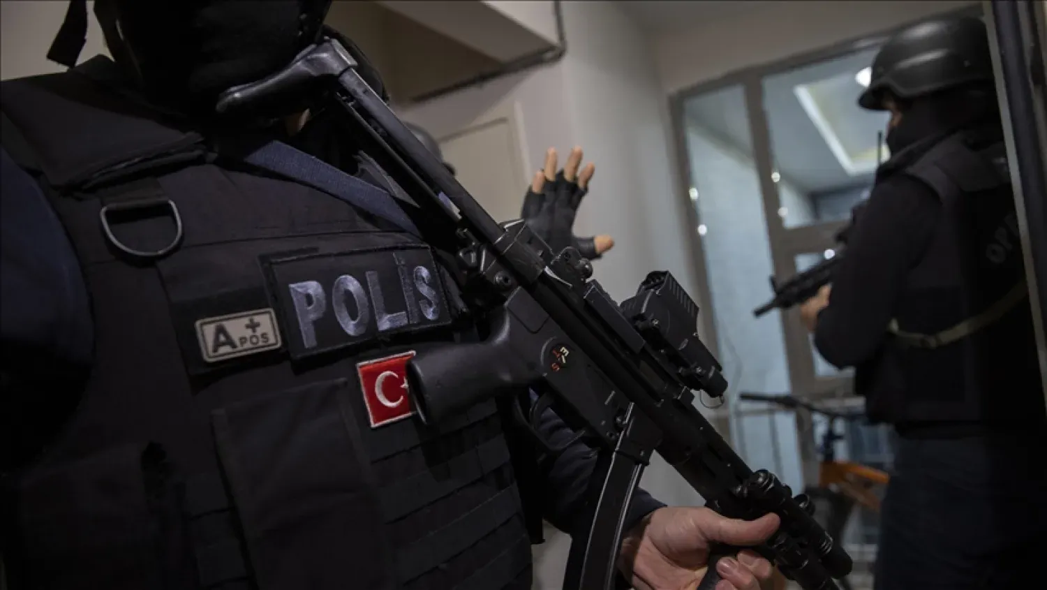 Tokat’ta dev silah kaçakçılığı operasyonu: 29 şüpheli gözaltına alındı, binlerce mühimmat ele geçirildi!