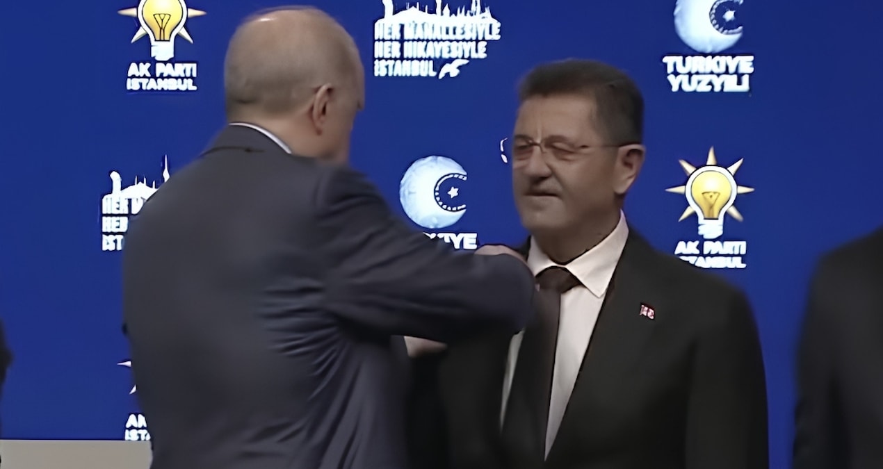 Orhan Çerkez AKP'ye geçti, makam odasında Atatürk değişikliği yaptı