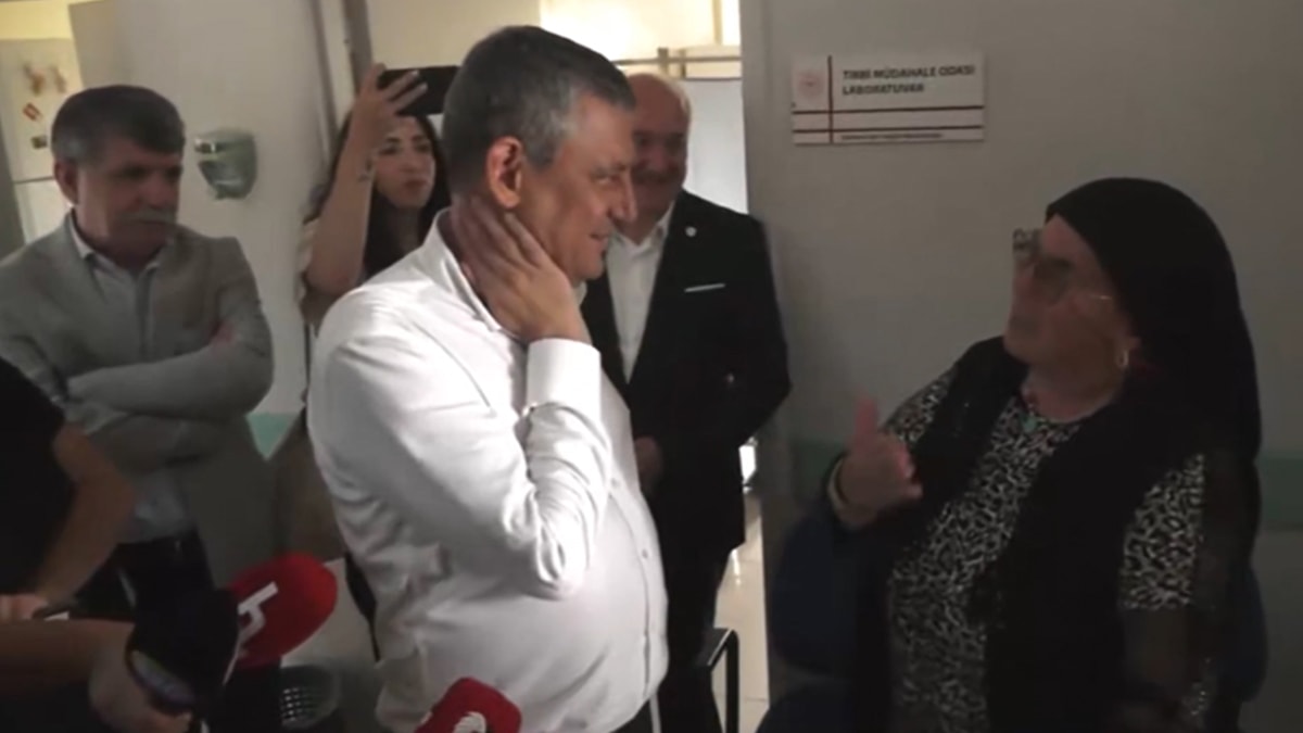 "Kılıçdaroğlu baba ne yapıyor" sorusuna Özgür Özel'den olay yanıt