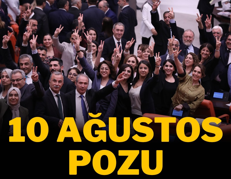 Meclis'te 10 Ağustos pozunda dikkat çeken isimler