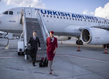 Yerli devler işçi çıkarıyorPTT’den sonra Varlık Fonu’na ait THY ve Türk Telekom’da da istihdam azalıyor. THY’de ana şirkette 111 kişi işten çıkarıldı, 20 alt şirketin 9’unda istihdam geriledi.
