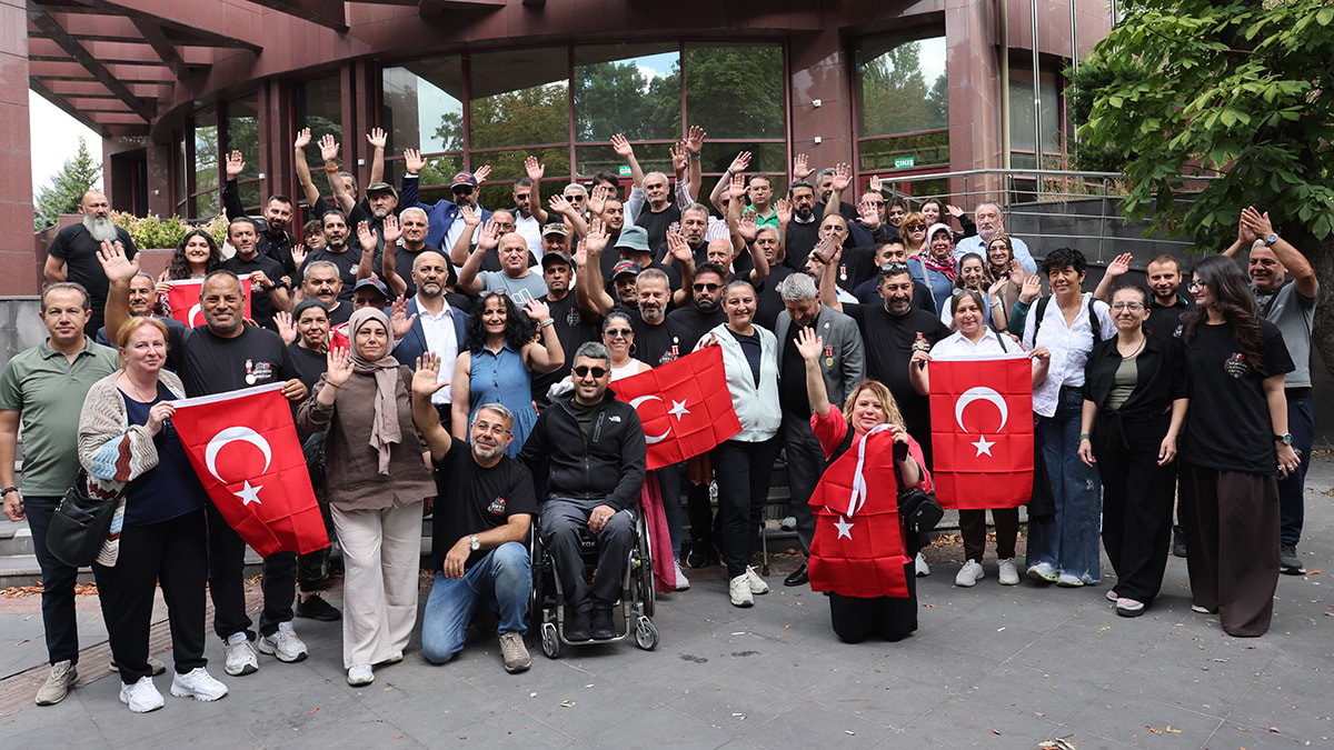 Sözün takipçisiyiz