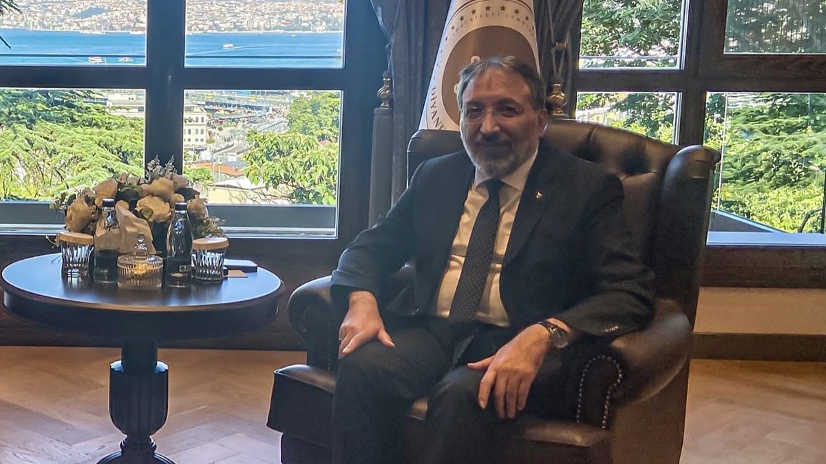 Safi Bey dünyada cenneti yaşıyor