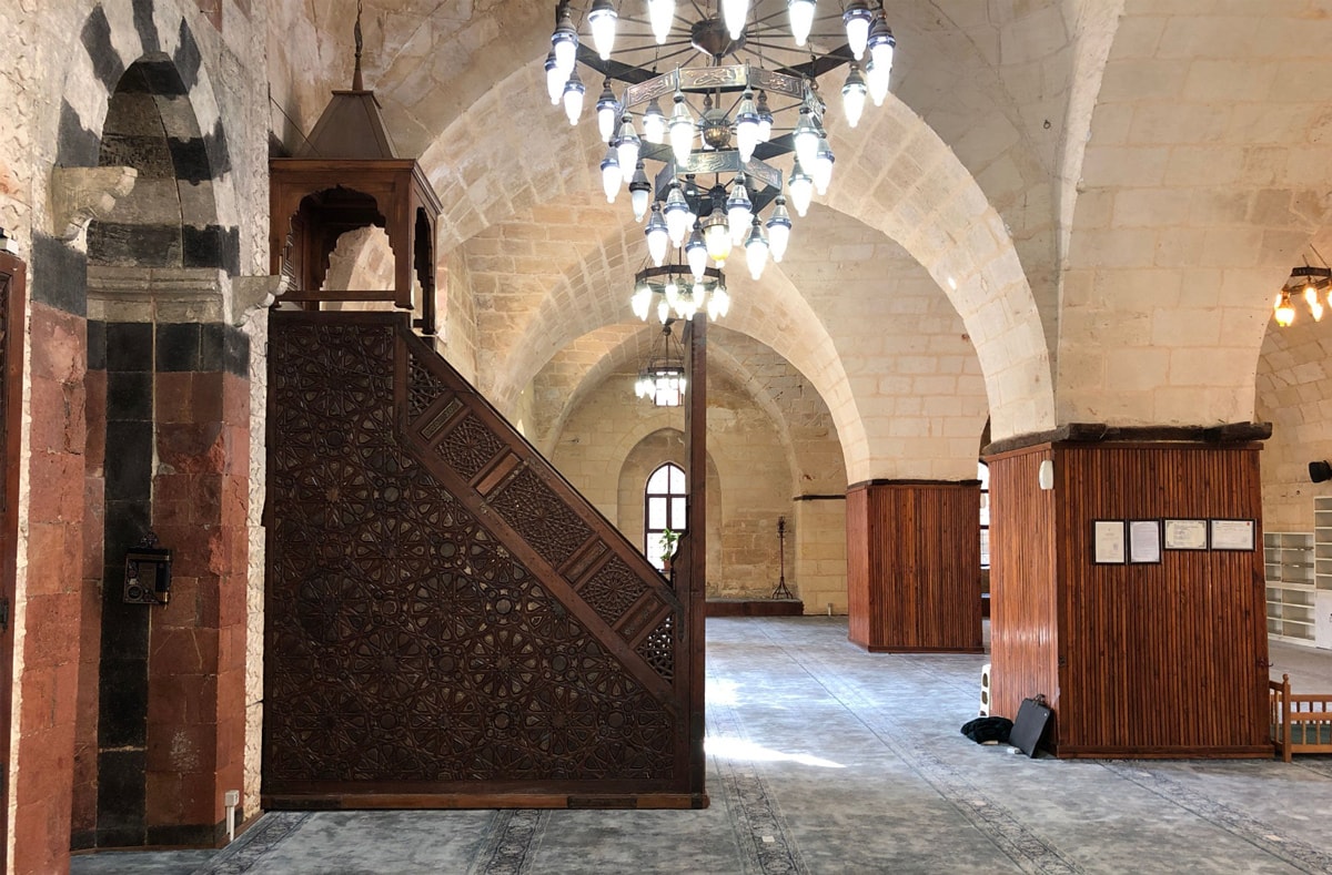 Camiye gelmeyen imam mezarlıkta bulundu: Kurtarılamadı
