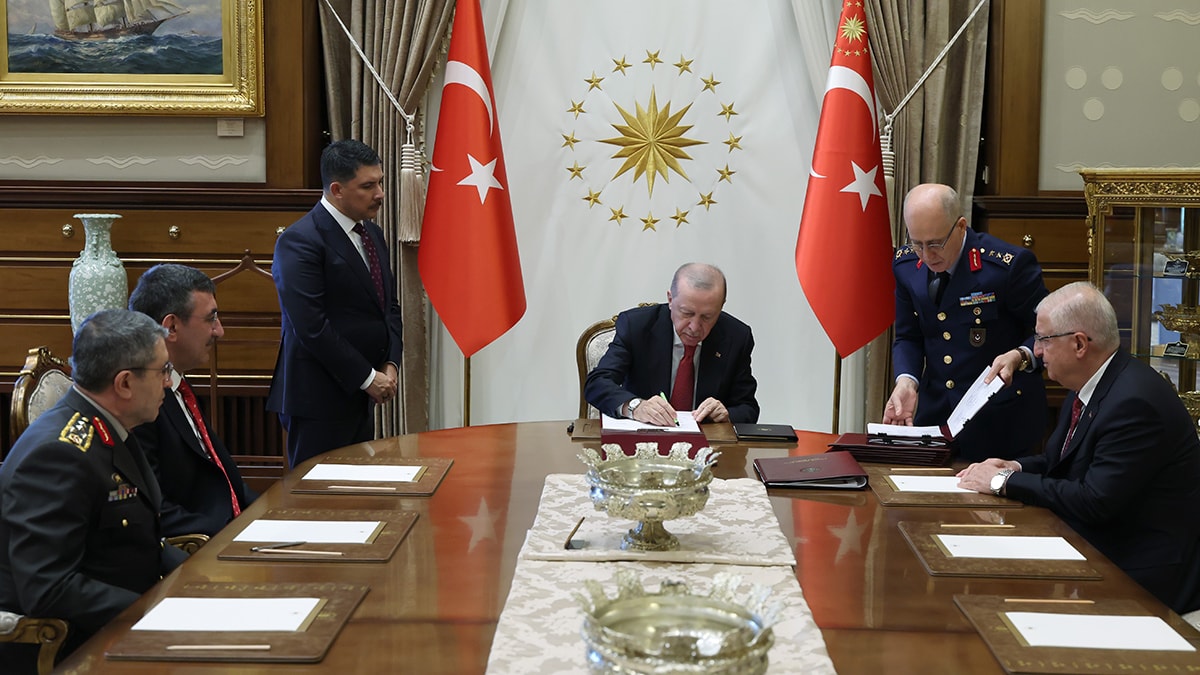 63 general ve amiral emekli edildi