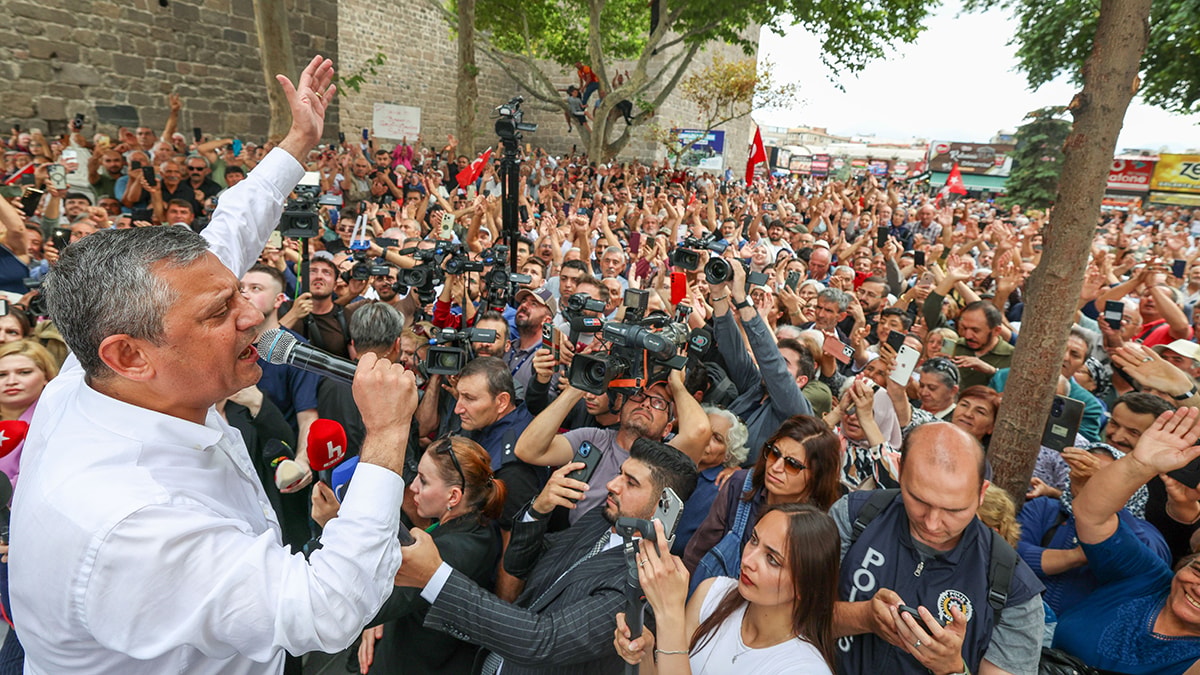 Özel, ‘En az üç çocuk’ diyen Erdoğan’a yüklendi: Ona uyan pişman