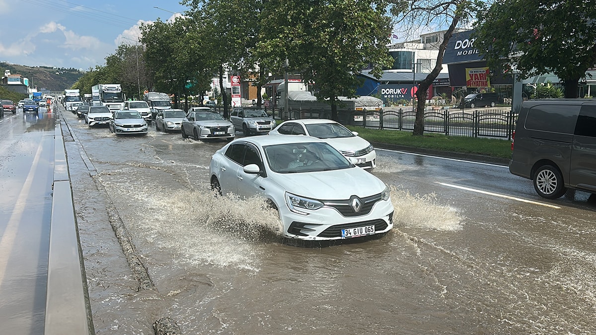 Samsun'da yollar göle döndü