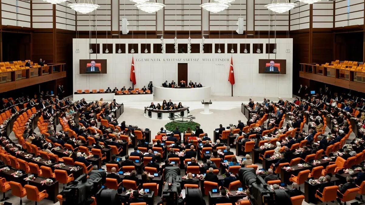 Son dakika...Gazi ve şehit yakınlarına ilişkin kanun teklifi kabul edildi