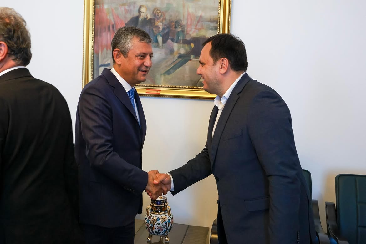 İstifasını son dakika duyurdu! Yeni Parti'ye geçiyor...