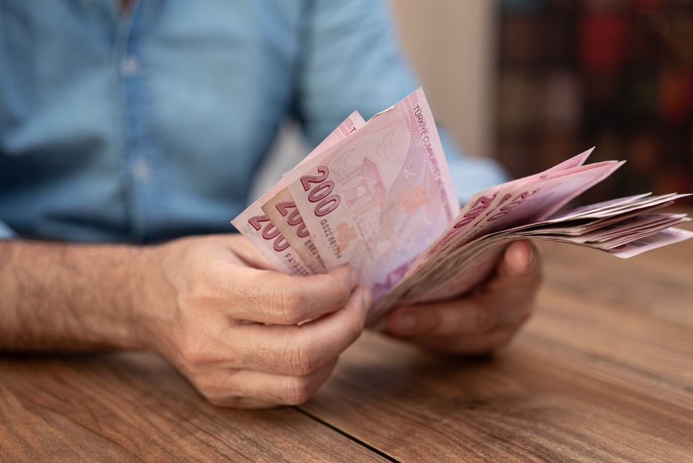 Uzmanlara göre 5 alışkanlıktan kurtulan yılda binlerce lira tasarruf ediyor