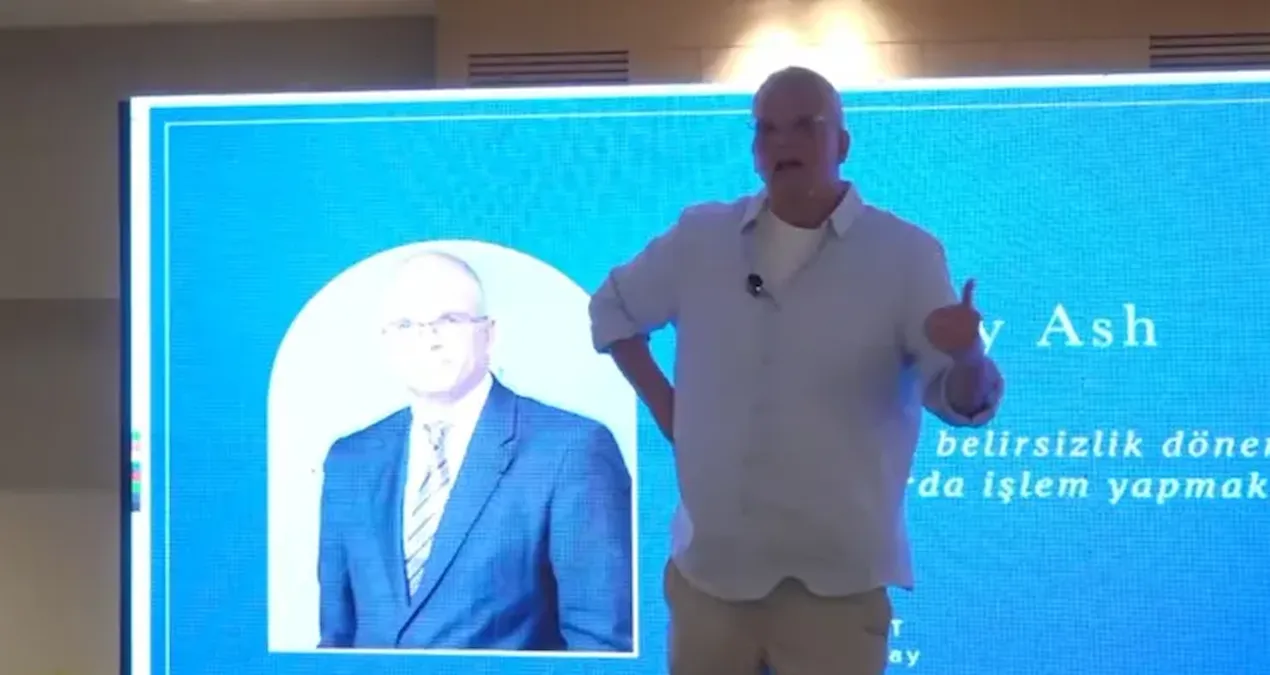 AKP'nin en büyük destekçisiydi... Sahnede dili sürçünce soruşturmadan kaçamadı