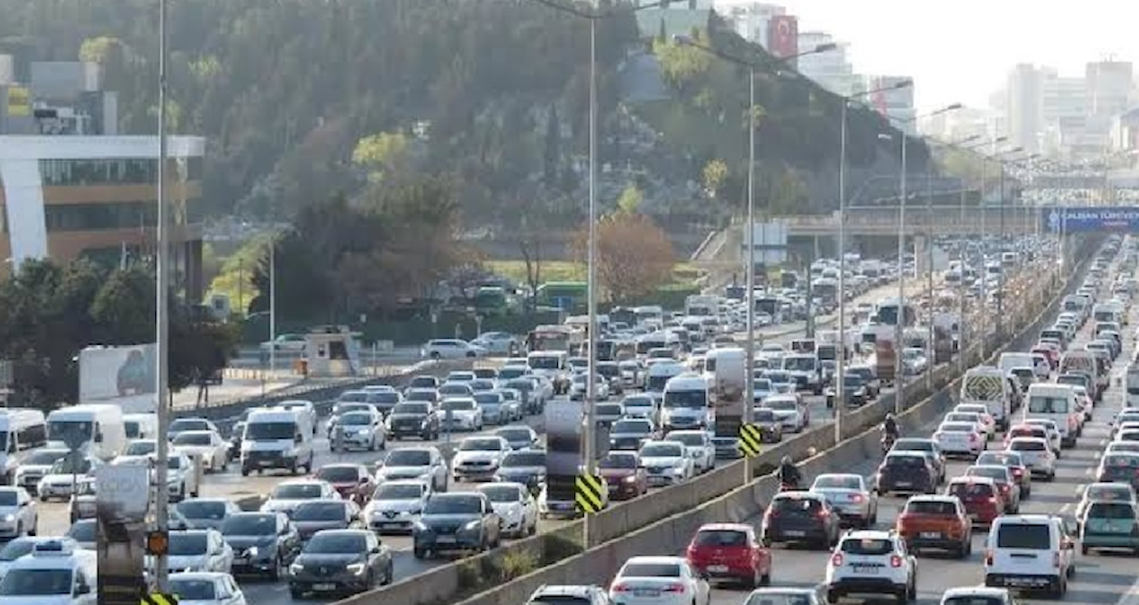 İstanbul’da Trafik Düzenlemeleri: Üç İlçede Yol Kapatma Uygulamaları Başlıyor