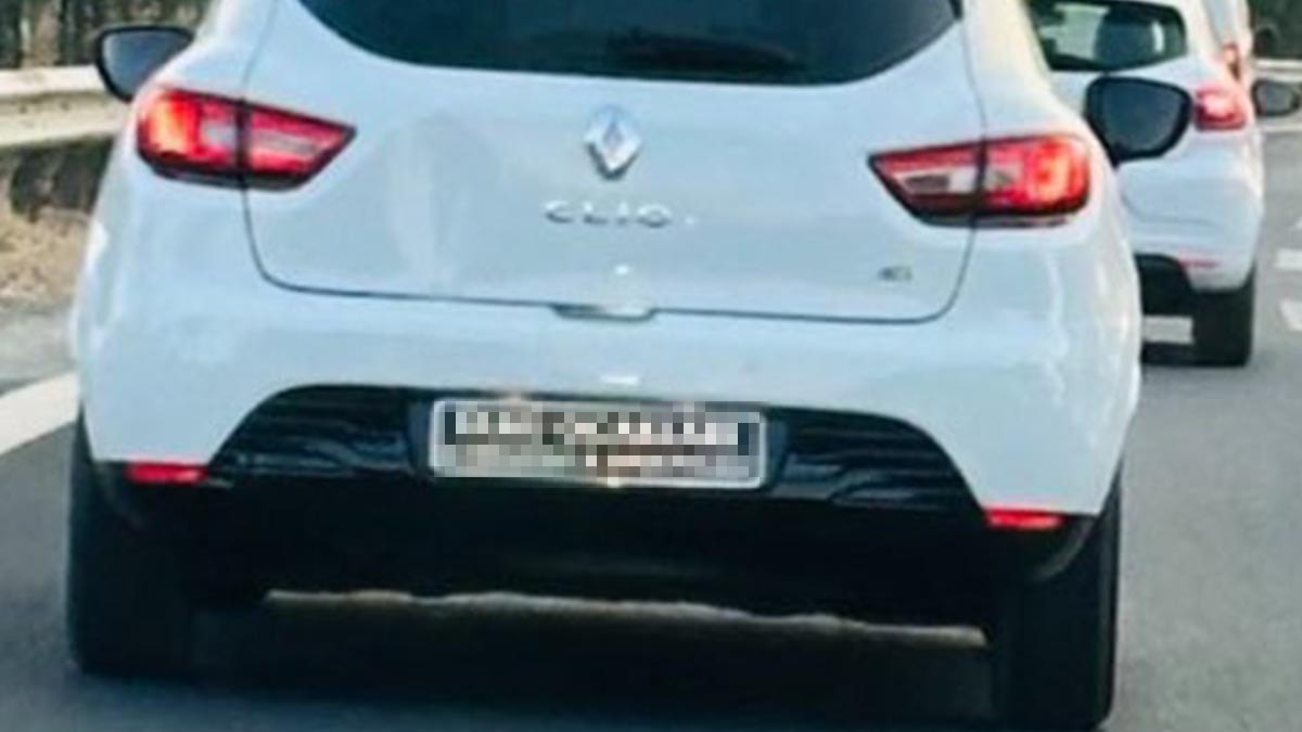 Plakasındaki ibare pahalıya patladı: O ifade de kurtaramadı