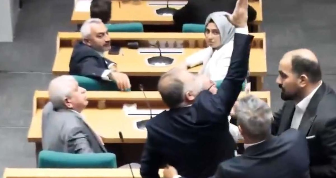 Atı alan Üsküdar'ı ikinci kez geçti: AKP yine hazmedemedi