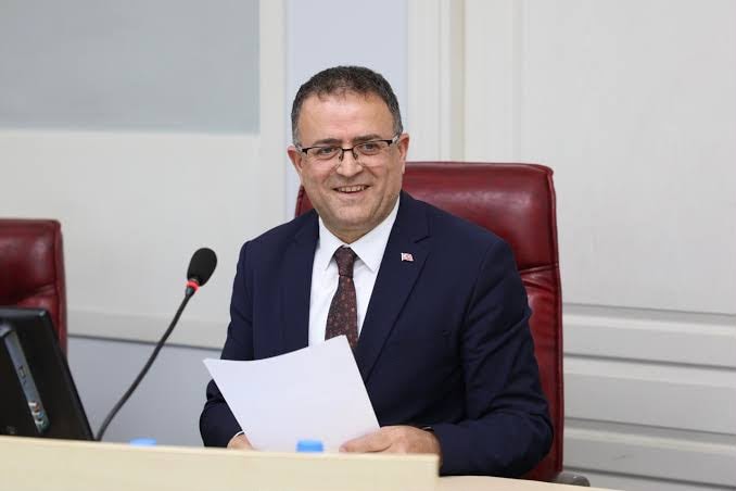 30 yıl sonra belediyeyi CHP’ye kazandırmıştı: 18 meclis üyesiyle istifa etti