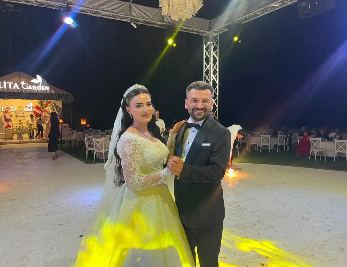 Muhabirimiz Evren Demirdaş’ın düğününe siyaset ve bürokrasiden tebrik yağmuru