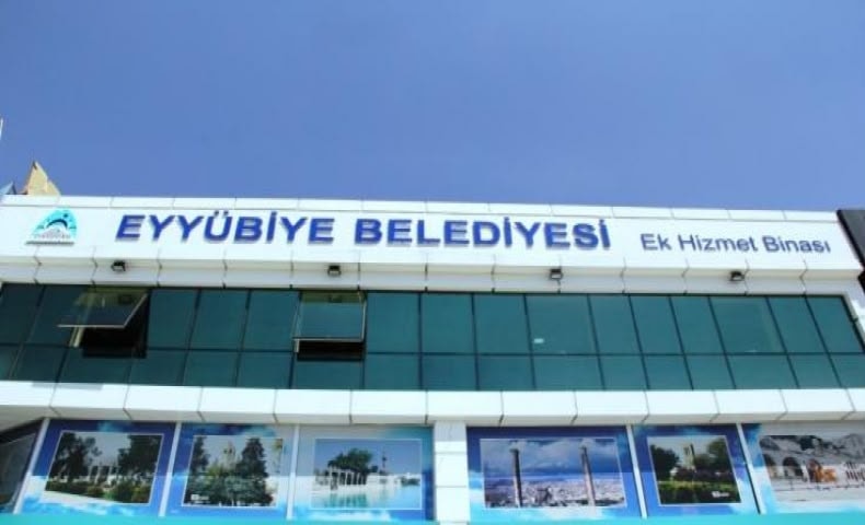 AKP’li belediyeye haciz: Firmalar alacakları için sırada