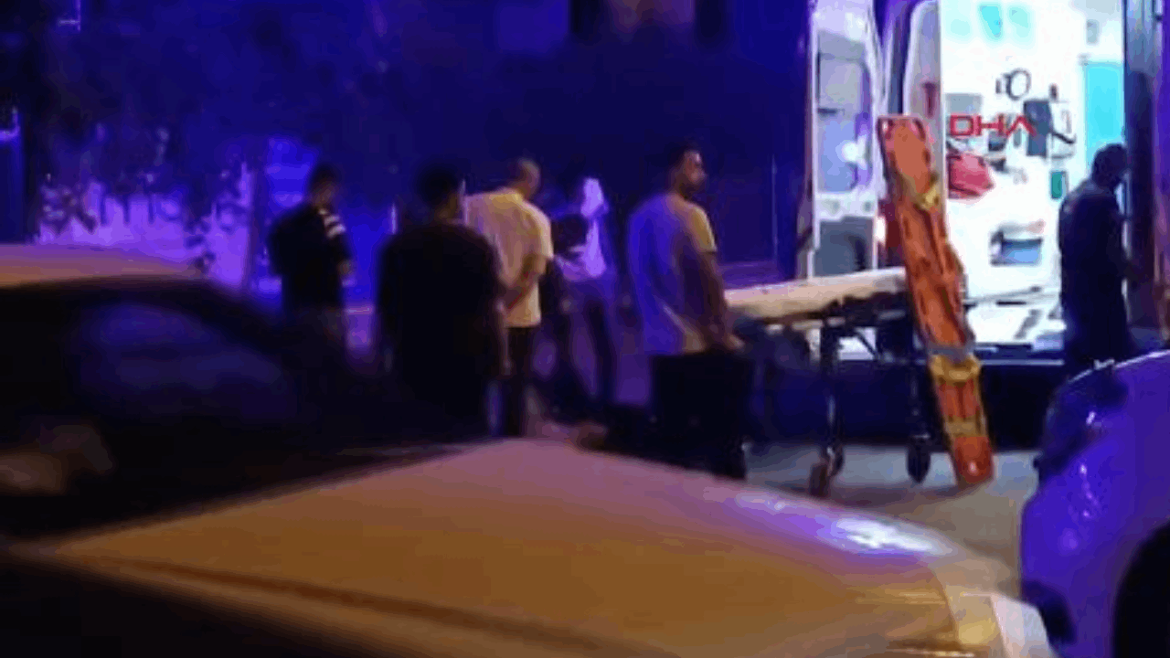 Motosikletler kafa kafaya çarpıştı, 4 kişi hastanelik oldu
